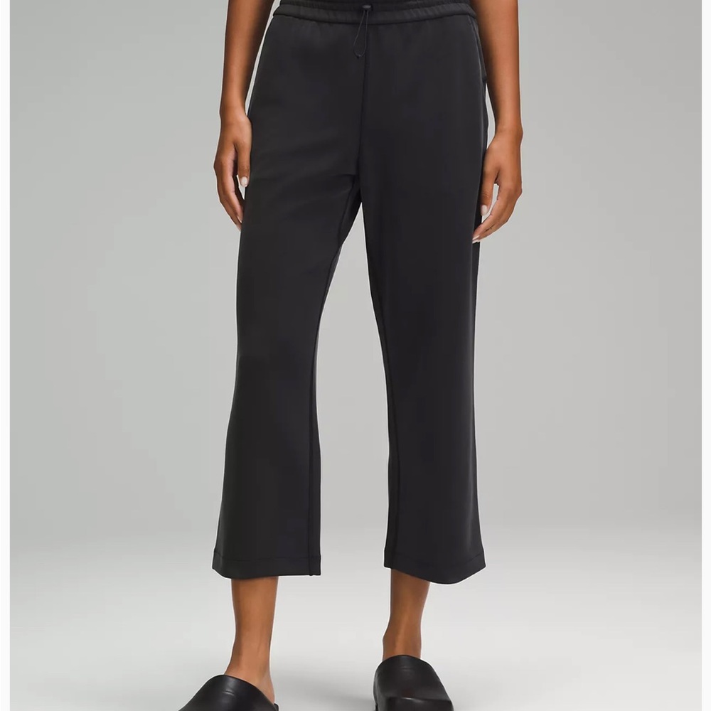 Lululemon Softstreme High-Rise Straight-Leg Cropped Pant